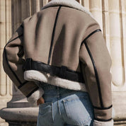 Pia | Chaqueta de cuero versátil de color caqui