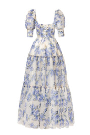 Vestido femenino con mangas transparentes y voluminosas de Hydrangea